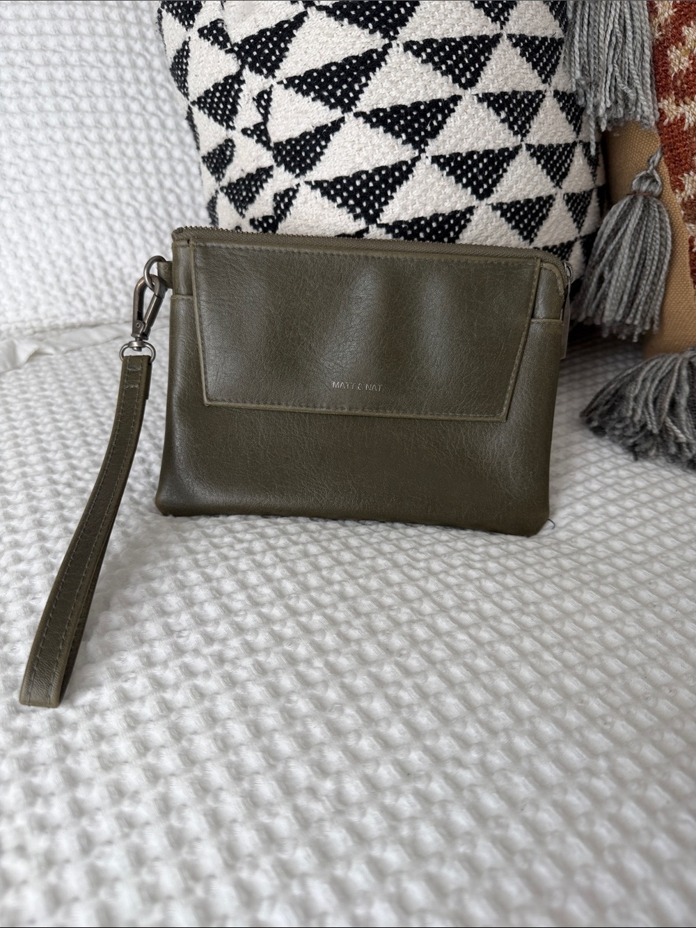Matt & Nat Olive Green Wristlet Clutch with Detachable Strap